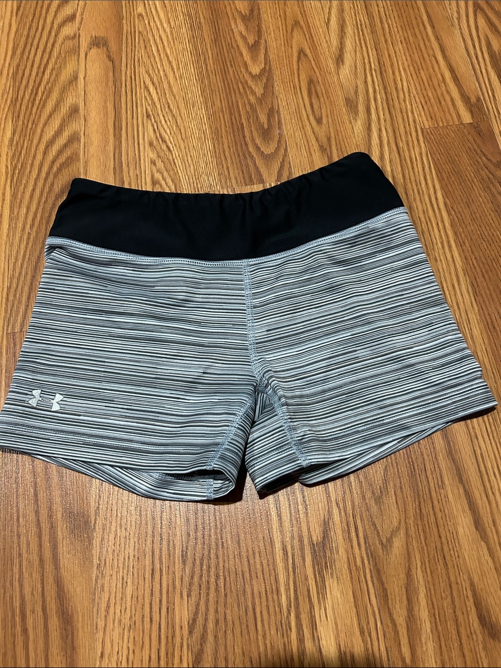Under Armour Women’s Black & Gray Striped Athletic Shorts, XS, Spandex